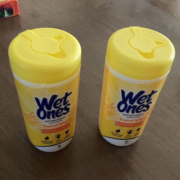 Tropical wet ones canisters 2x hand cleaner - Picture 8 of 8